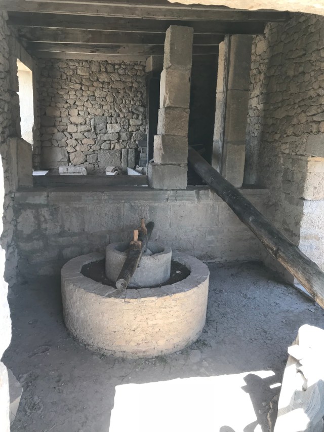 5A586BFE-5E80-4C5F-AC42-9A350358FF70