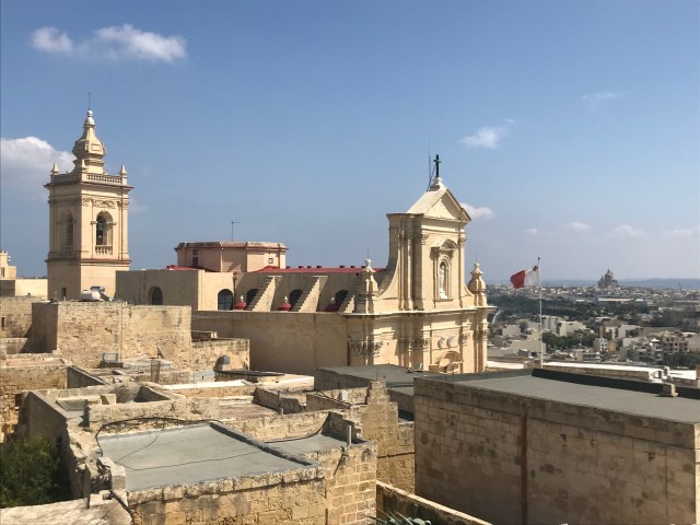 351908CD-3207-4584-9F86-48B7CB8D2301