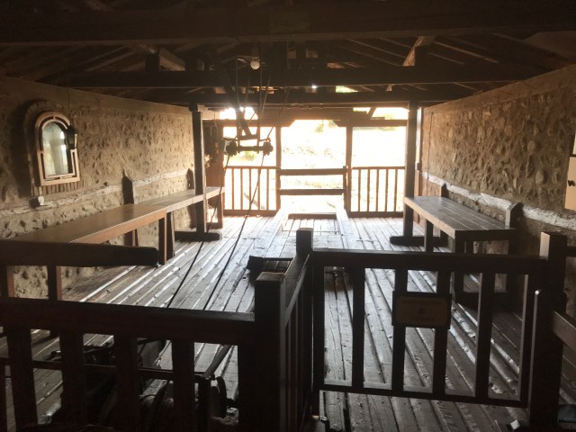 F81A14DE-0396-406A-B08B-C9E618302B40