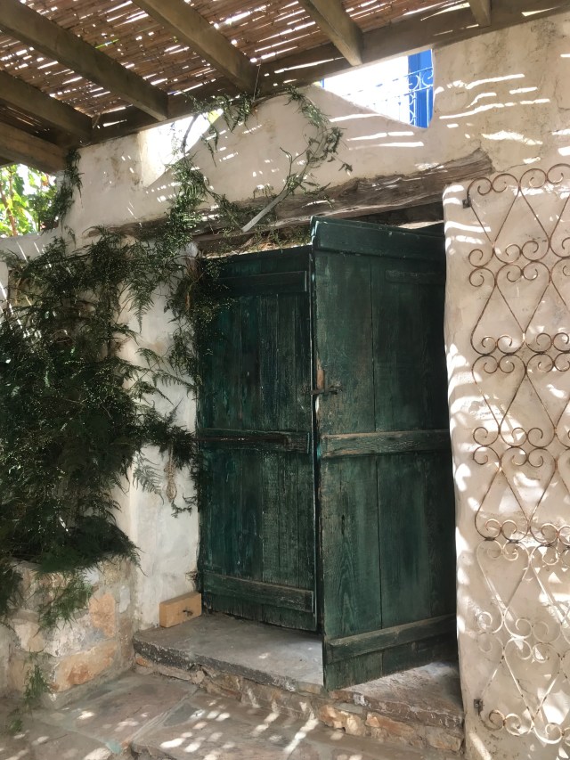 7CA899B8-A111-4B29-B782-B75655A02EAC